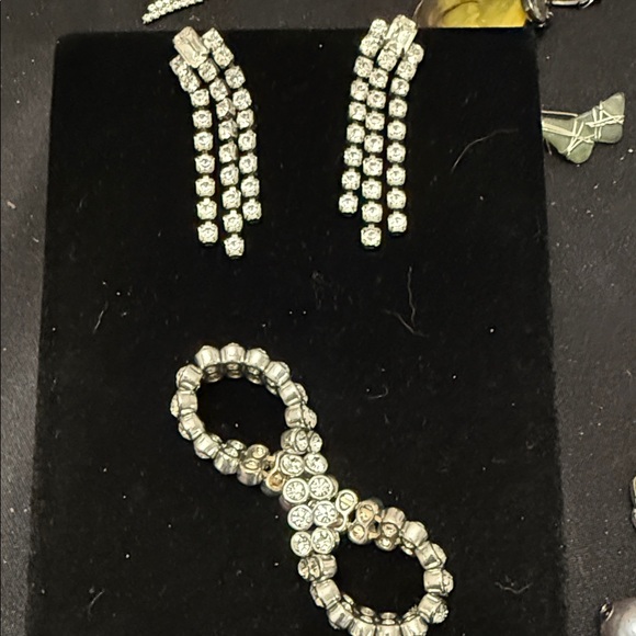 Elegant Silver Rhinestone Earrings and Bracelet Set - Picture 1 of 4